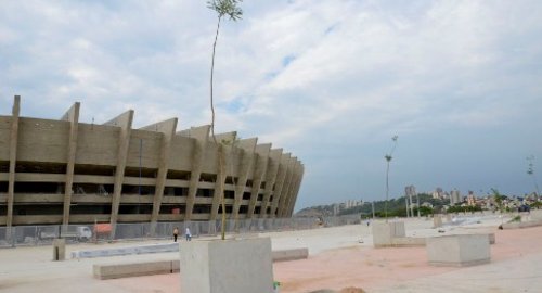 Mineirao_construction_view3_Oct_2012_Article